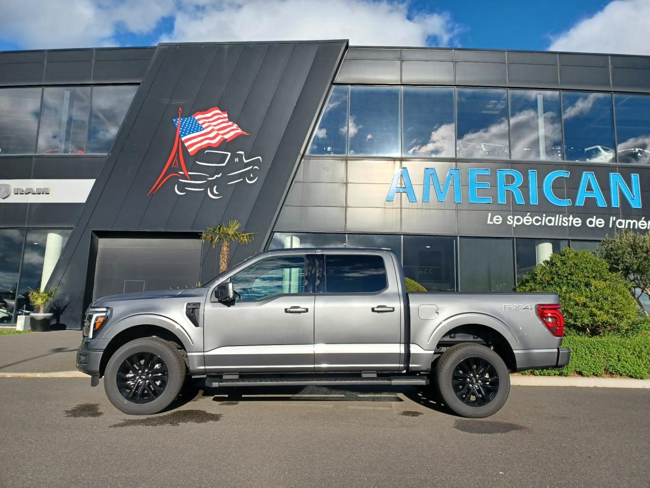FORD F150 Supercrew LARIAT Black Package V8 5.0L