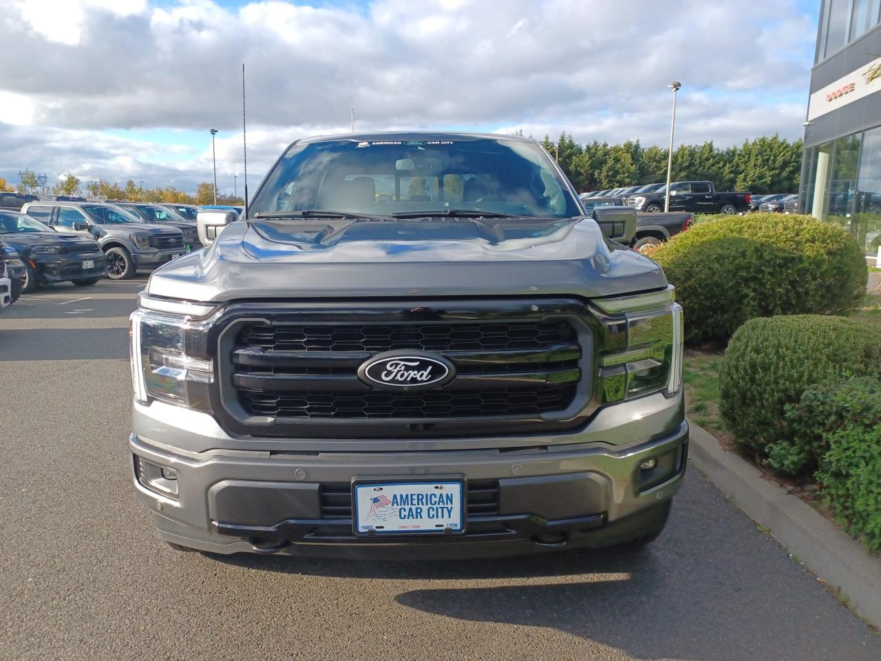 FORD F150 Supercrew LARIAT Black Package V8 5.0L