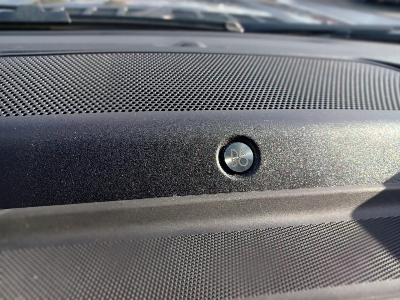 FORD F150 Supercrew LARIAT Black Package V8 5.0L