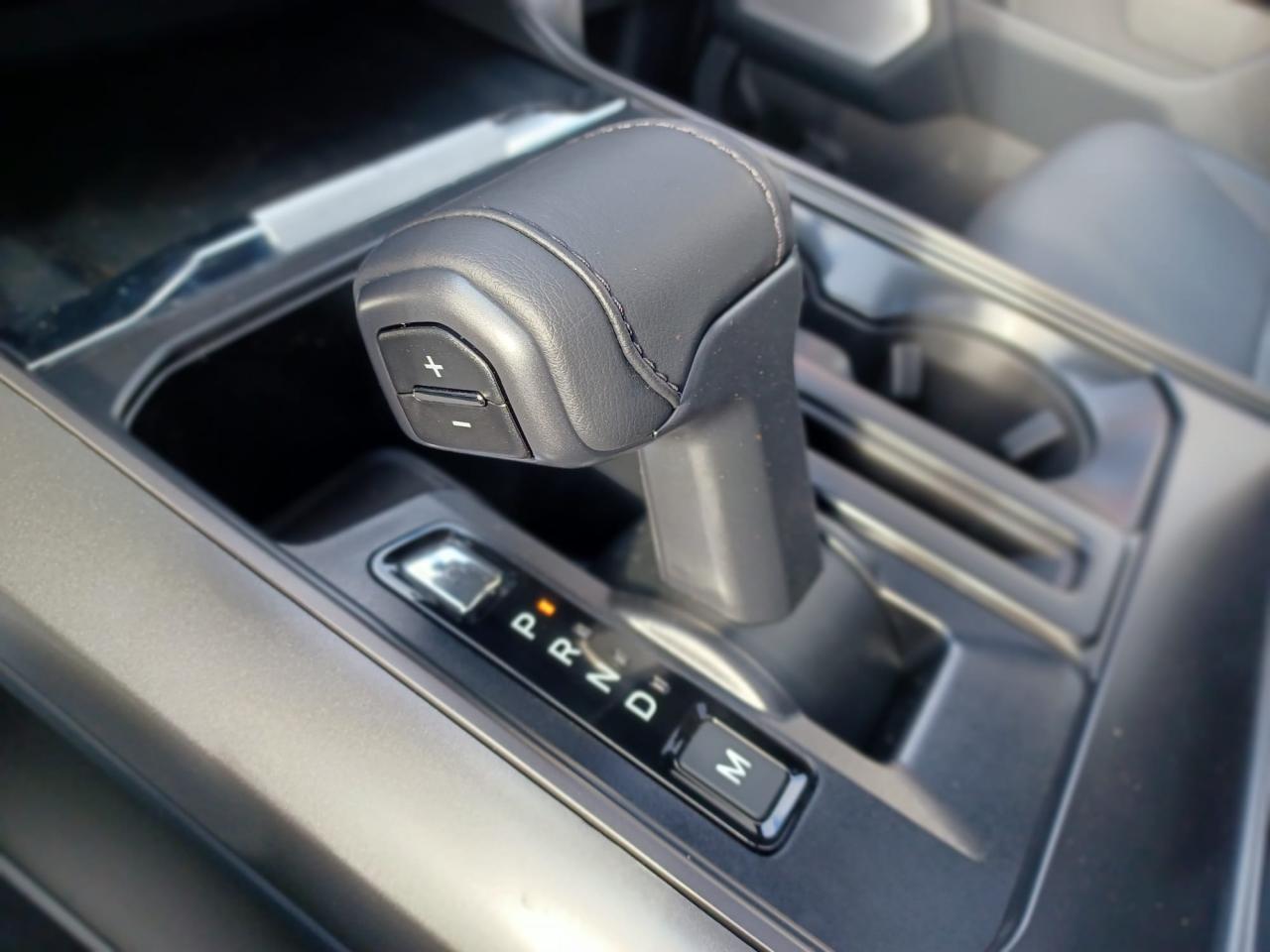 FORD F150 Supercrew LARIAT Black Package V8 5.0L