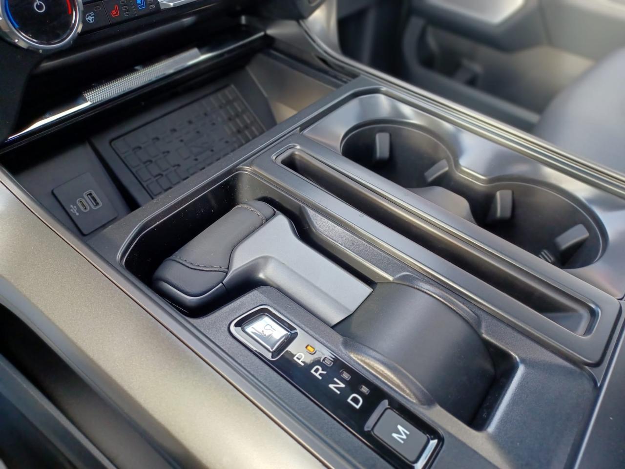 FORD F150 Supercrew LARIAT Black Package V8 5.0L