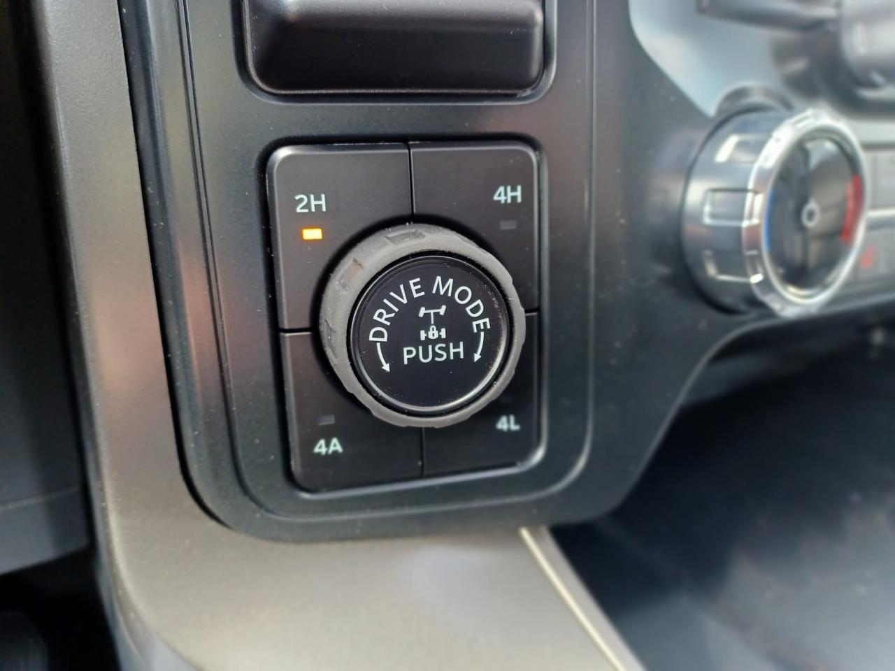 FORD F150 Supercrew LARIAT Black Package V8 5.0L