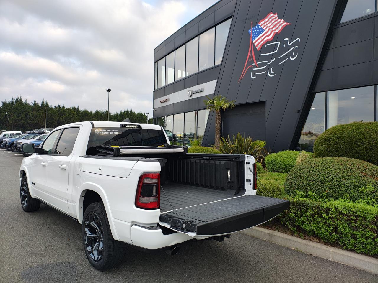 DODGE RAM 1500 CREW LIMITED NIGHT EDITION RAMBOX HAYON MULTI