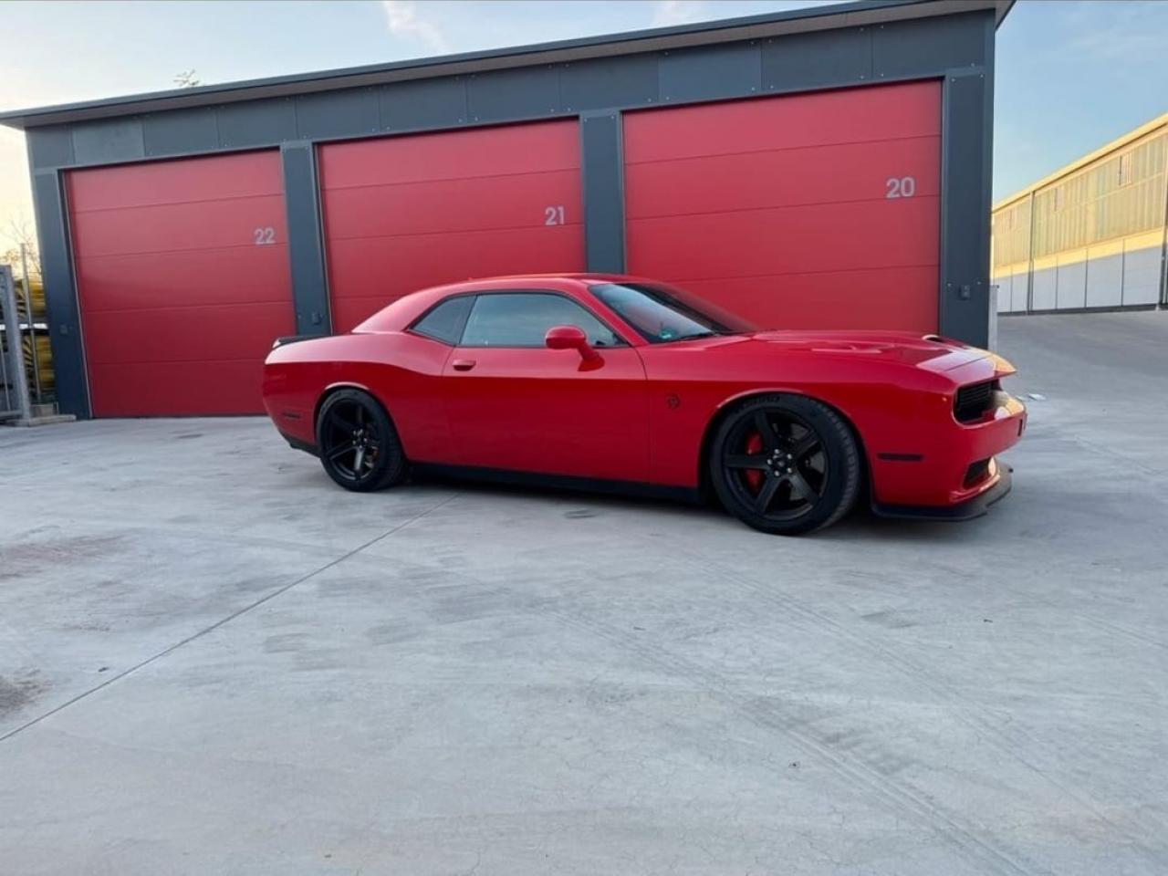 DODGE CHALLENGER SRT HELLCAT V8 6.2L 717hp