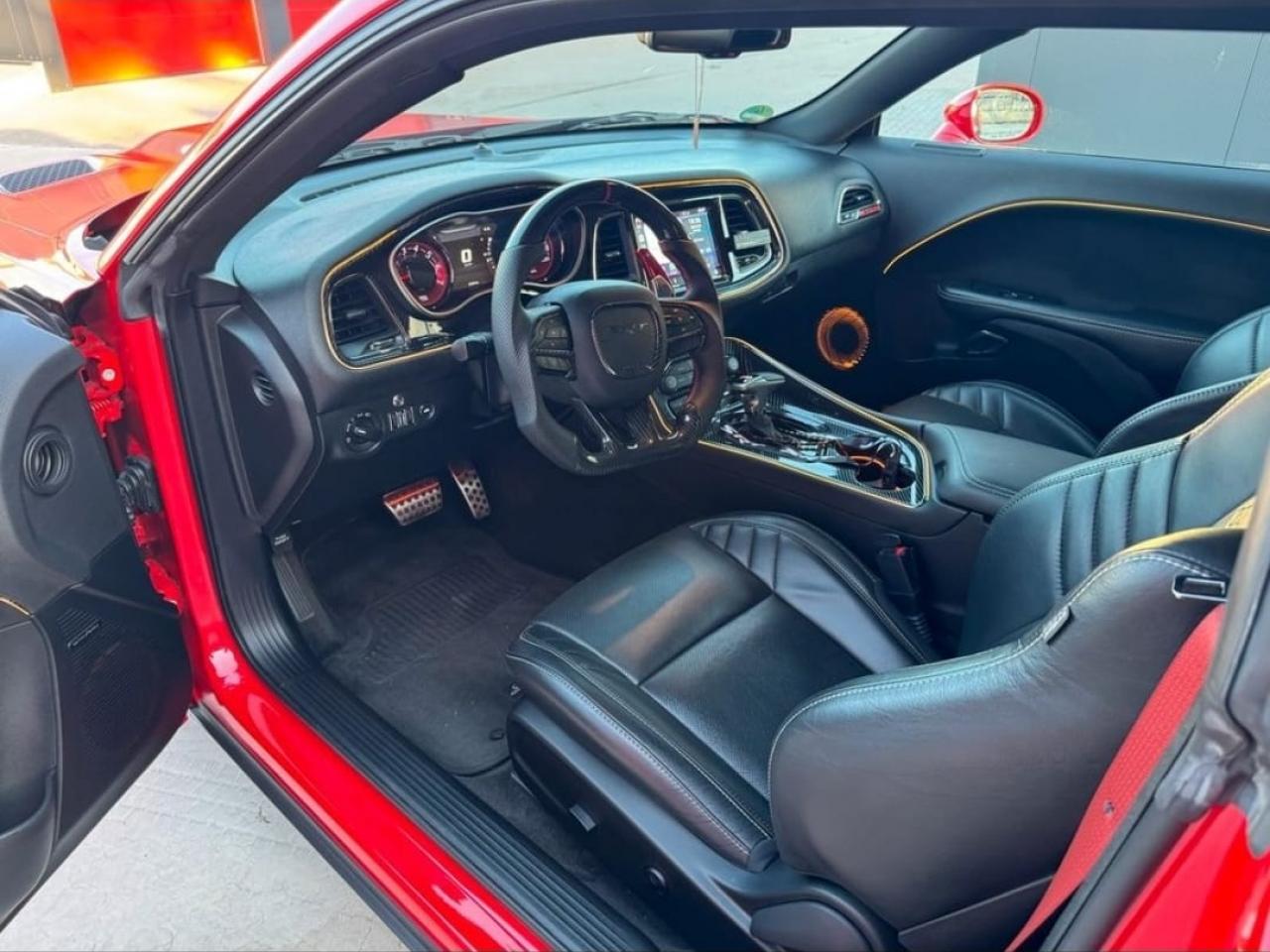 DODGE CHALLENGER SRT HELLCAT V8 6.2L 717hp