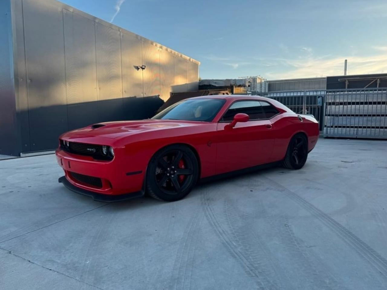 DODGE CHALLENGER SRT HELLCAT V8 6.2L 717hp