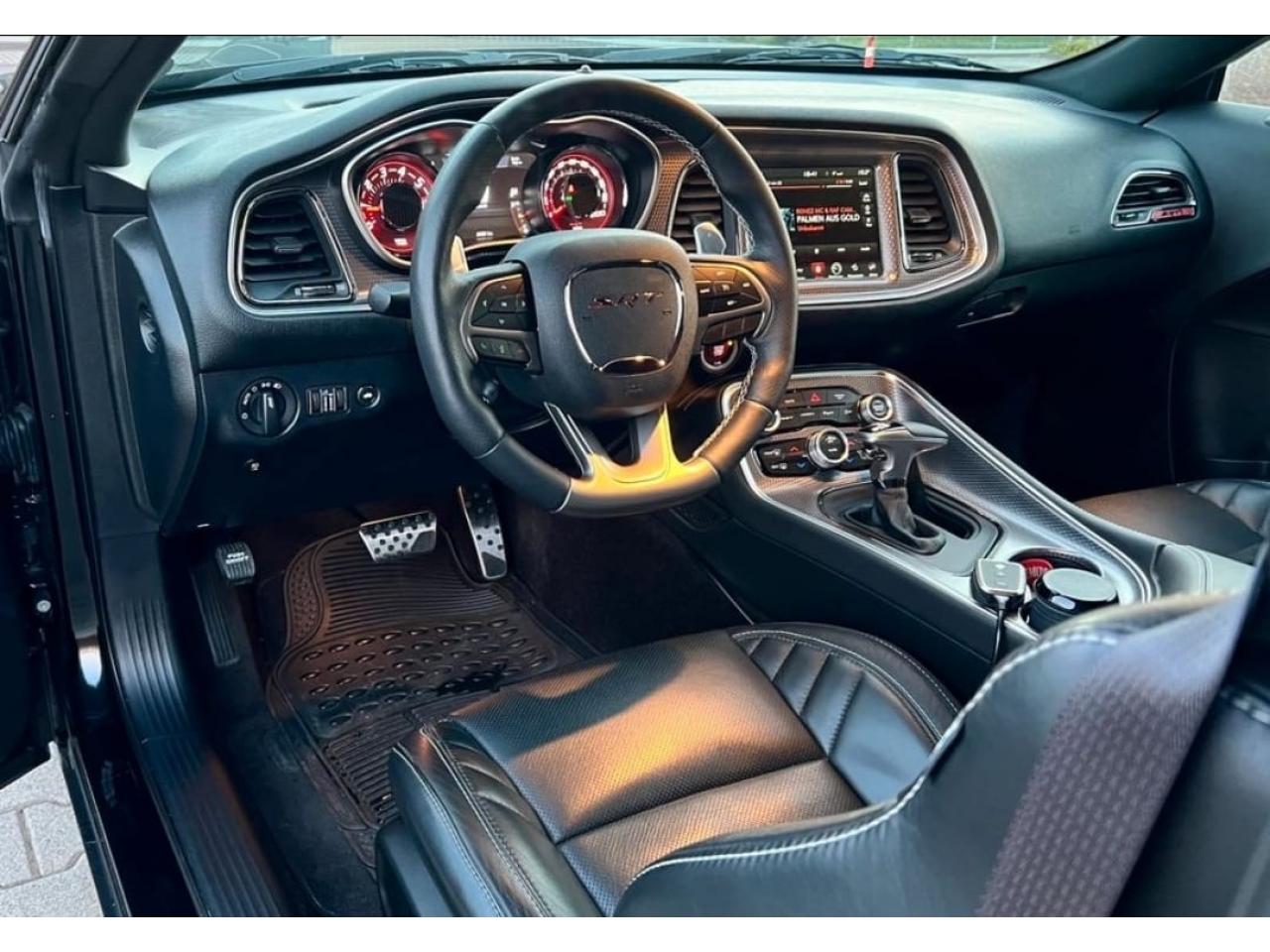 DODGE CHALLENGER SRT HELLCAT V8 6.2L 717hp
