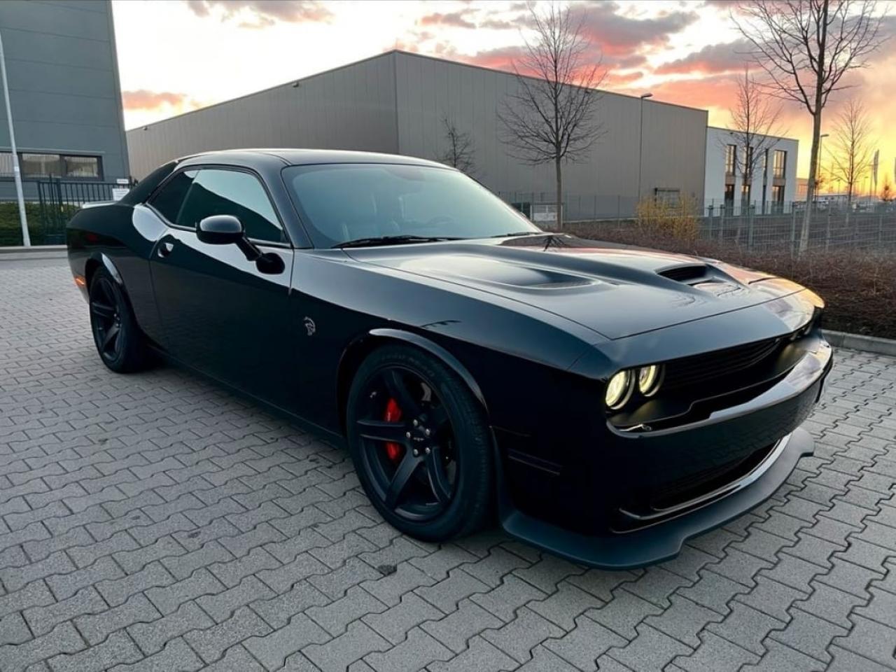 DODGE CHALLENGER SRT HELLCAT V8 6.2L 717hp