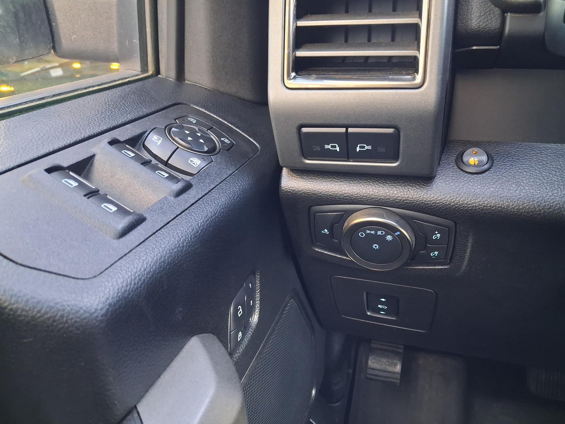 FORD F150 RAPTOR SUPERCREW - VENTE A PRO DE L\'AUTO UNIQUEMENT