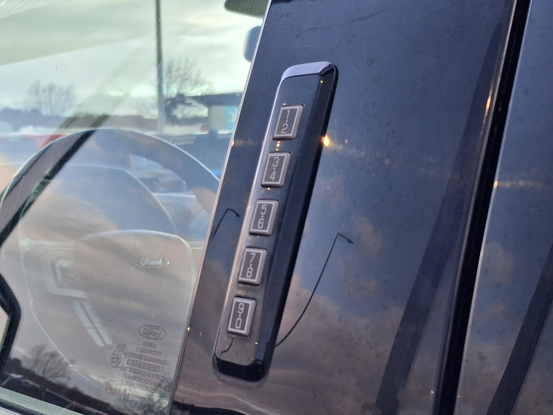 FORD F150 RAPTOR SUPERCREW - VENTE A PRO DE L\'AUTO UNIQUEMENT