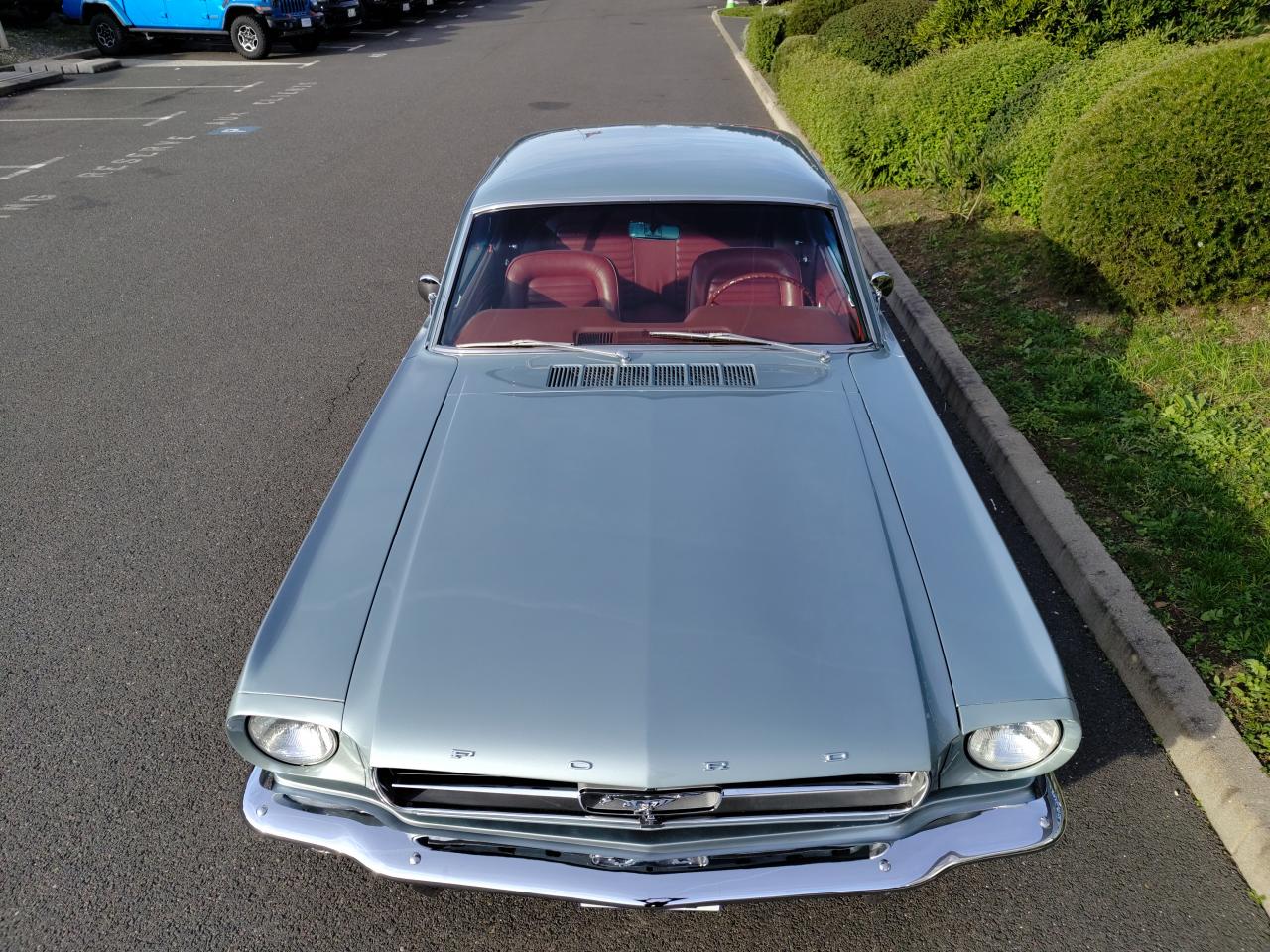 FORD MUSTANG 64 1/2 UNE DES TOUTES PREMIERES FABRIQUEES