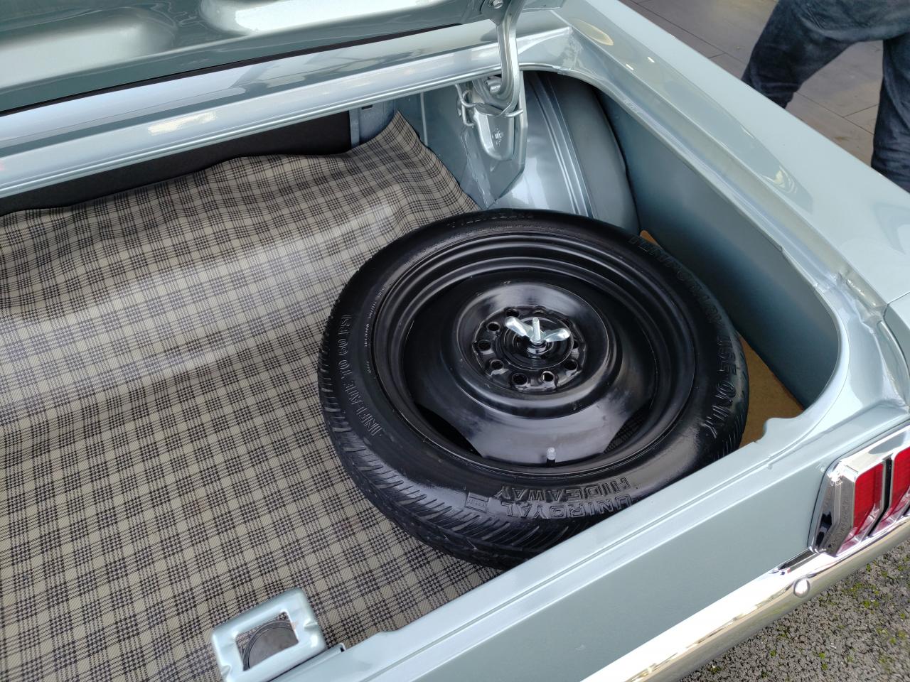 FORD MUSTANG 64 1/2 UNE DES TOUTES PREMIERES FABRIQUEES