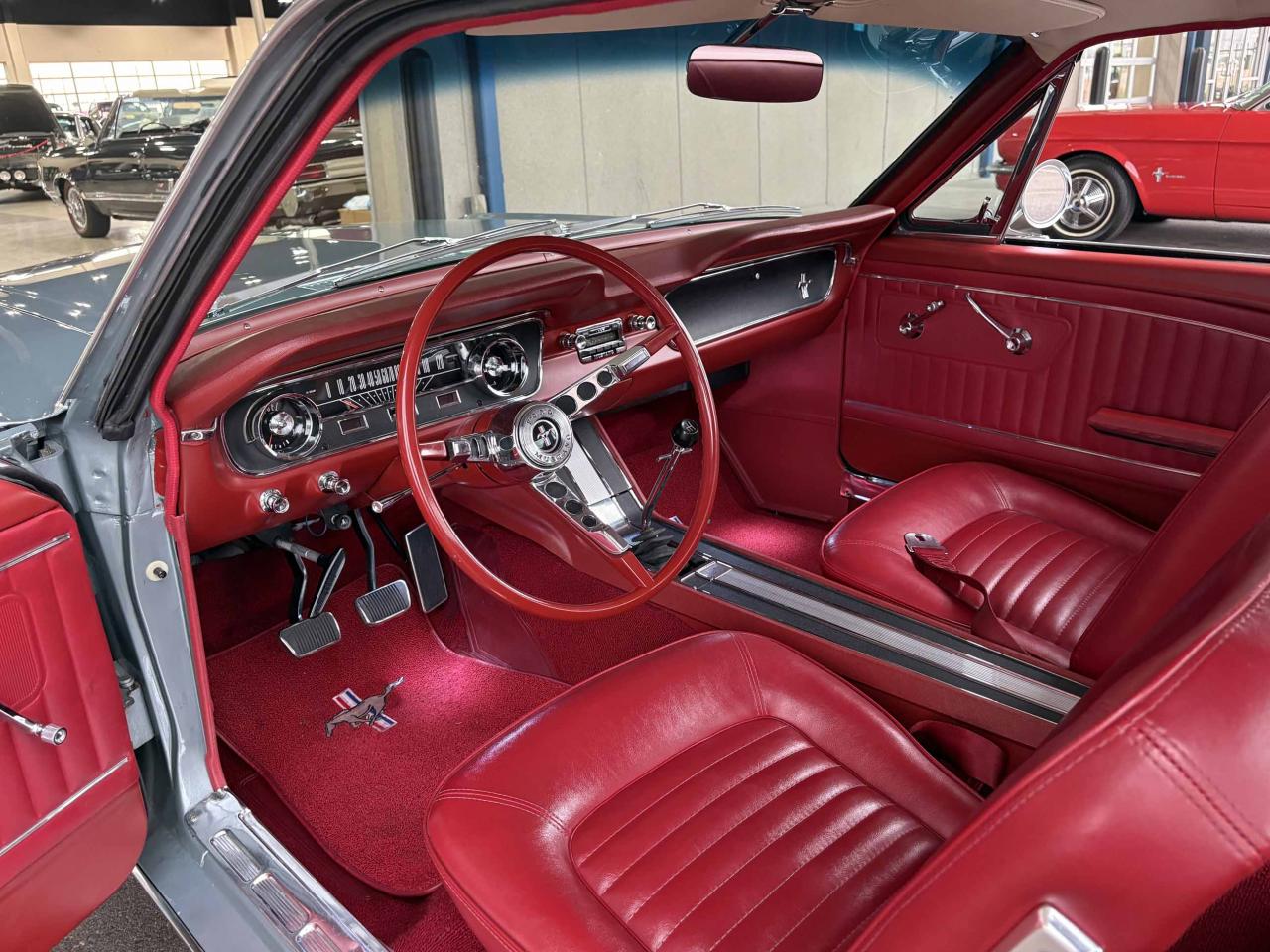 FORD MUSTANG 64 1/2 UNE DES TOUTES PREMIERES FABRIQUEES