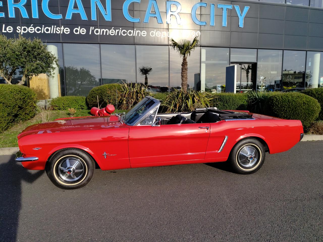 FORD MUSTANG CABRIOLET 64 1/2 UNE DES TOUTES PREMIERES FABRIQUEES
