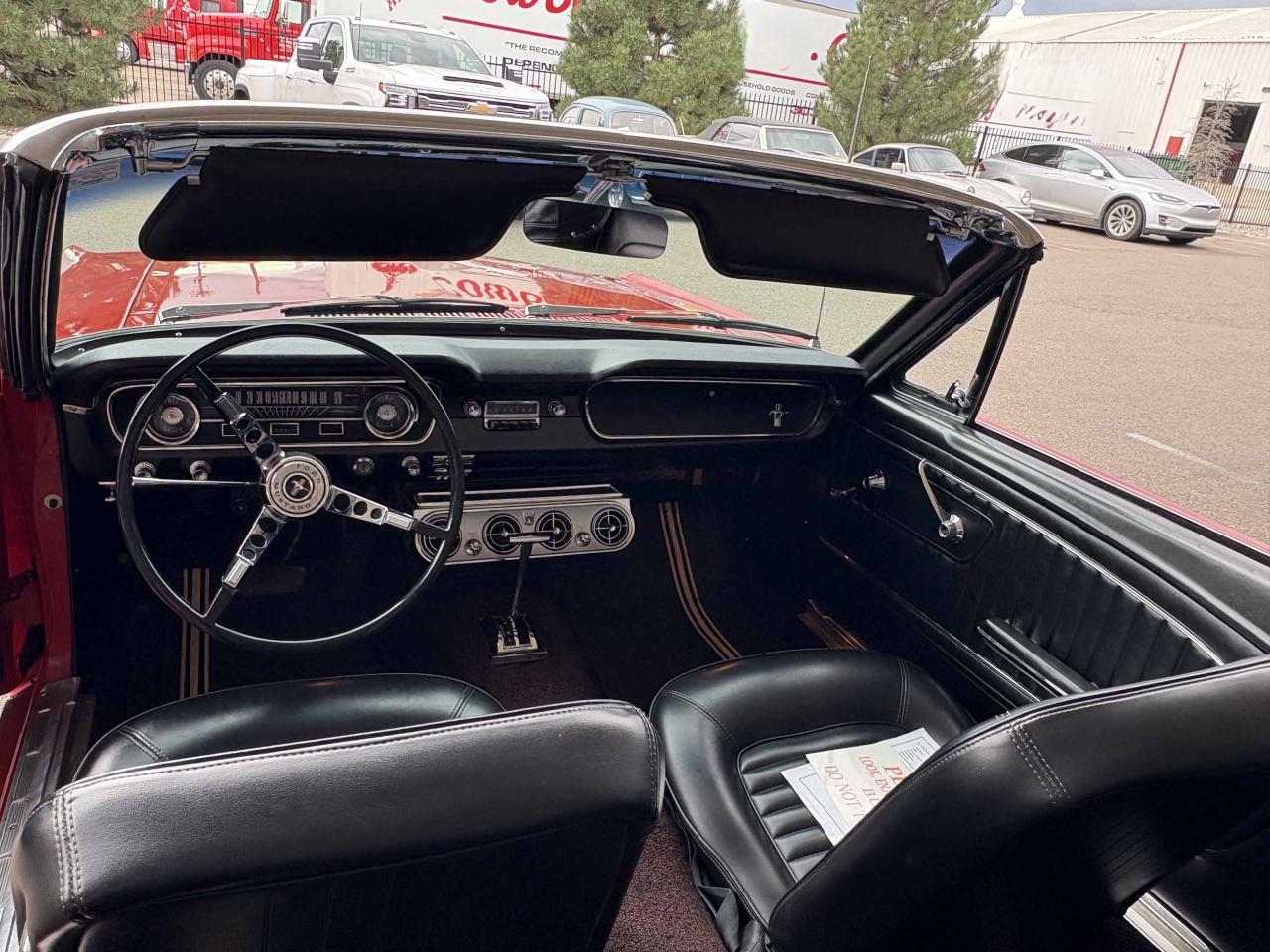 FORD MUSTANG CABRIOLET 64 1/2 UNE DES TOUTES PREMIERES FABRIQUEES