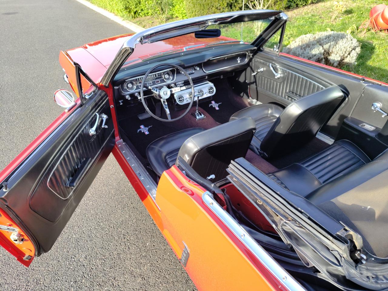 FORD MUSTANG CABRIOLET 64 1/2 UNE DES TOUTES PREMIERES FABRIQUEES