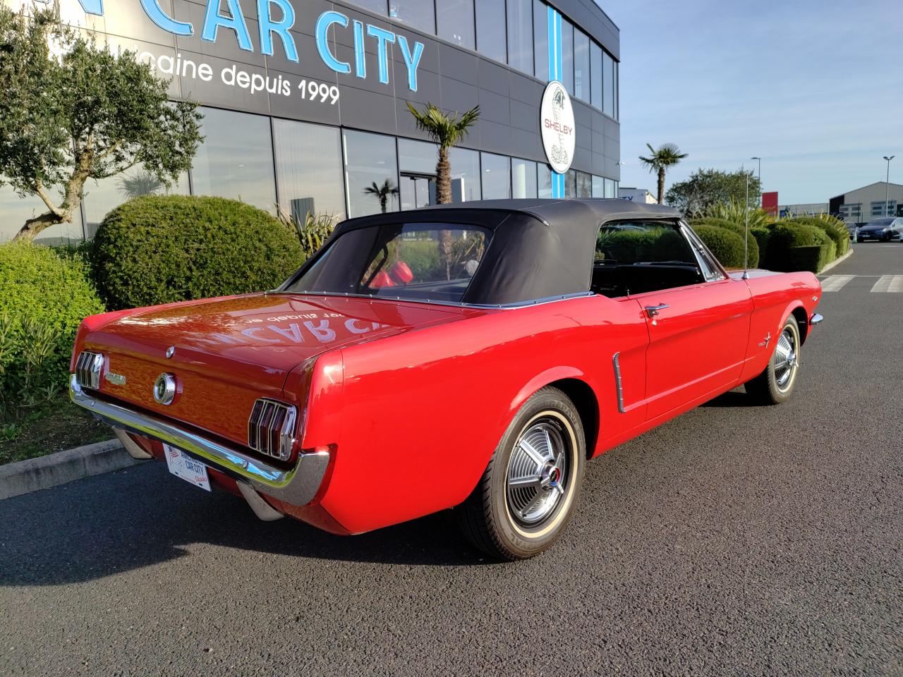FORD MUSTANG CABRIOLET 64 1/2 UNE DES TOUTES PREMIERES FABRIQUEES
