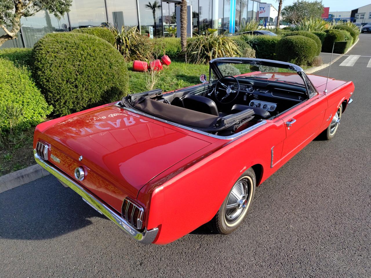 FORD MUSTANG CABRIOLET 64 1/2 UNE DES TOUTES PREMIERES FABRIQUEES