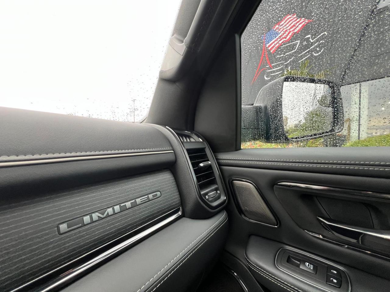 DODGE RAM 1500 Crew Limited Night Edition RAMBOX