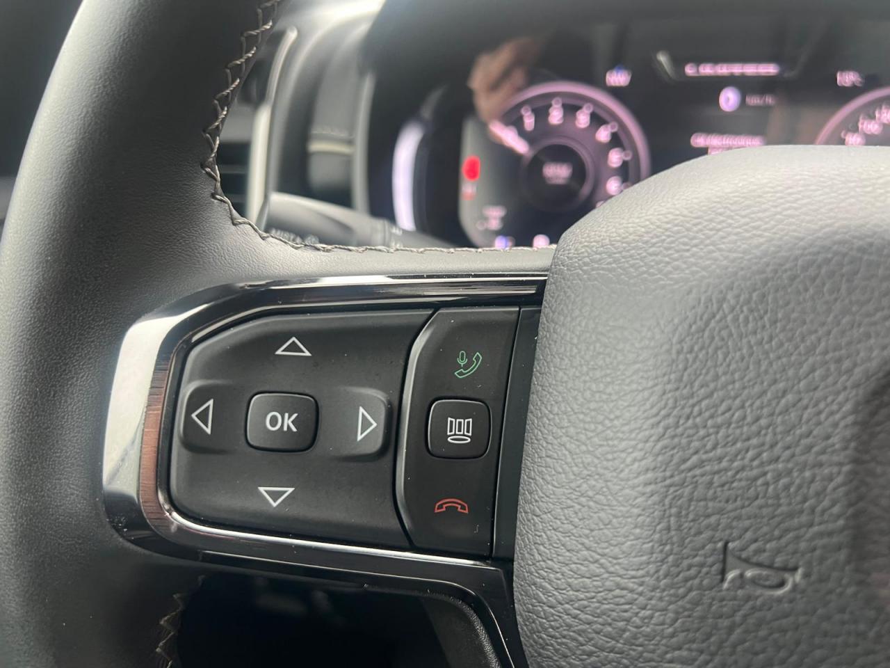 DODGE RAM 1500 Crew Limited Night Edition RAMBOX