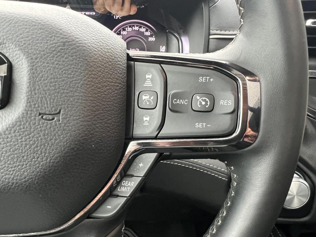 DODGE RAM 1500 Crew Limited Night Edition RAMBOX