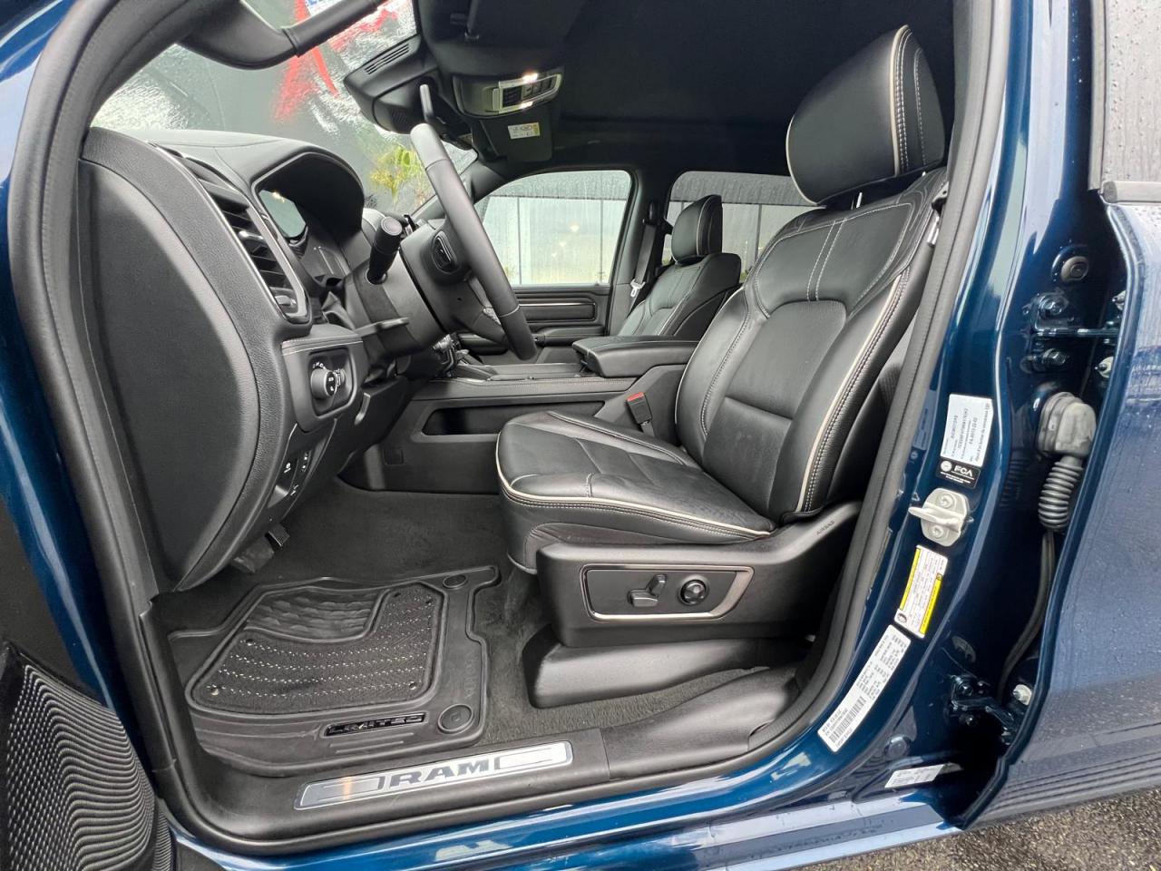 DODGE RAM 1500 Crew Limited Night Edition RAMBOX