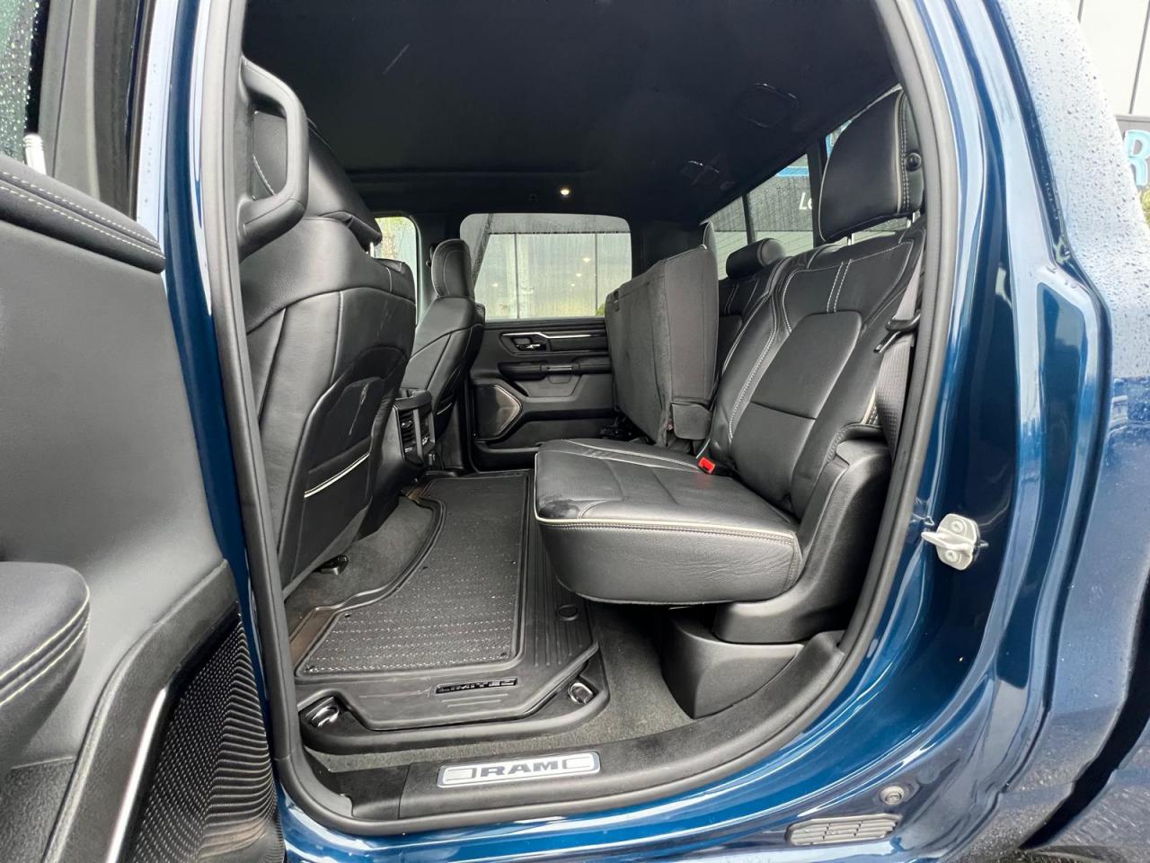 DODGE RAM 1500 Crew Limited Night Edition RAMBOX