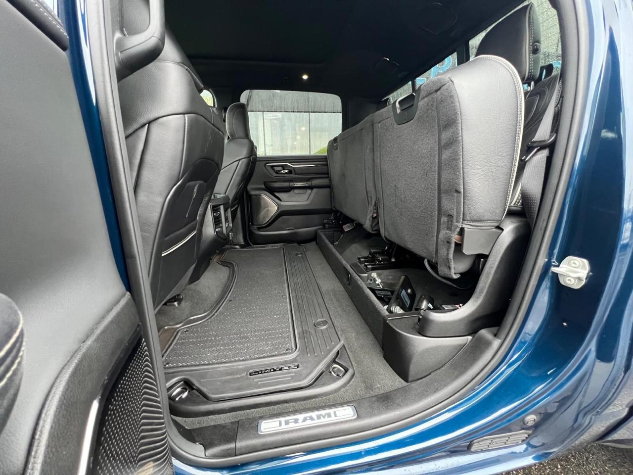 DODGE RAM 1500 Crew Limited Night Edition RAMBOX