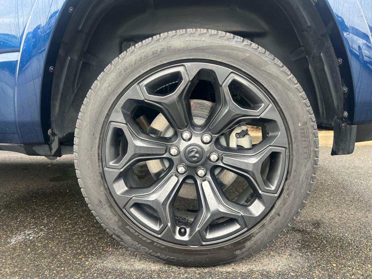 DODGE RAM 1500 Crew Limited Night Edition RAMBOX