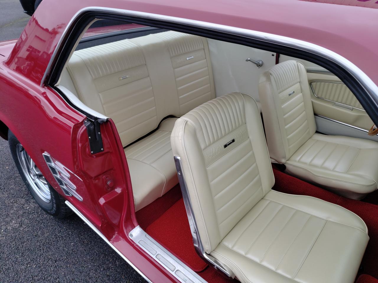 FORD MUSTANG COUPE code C intérieur Pony