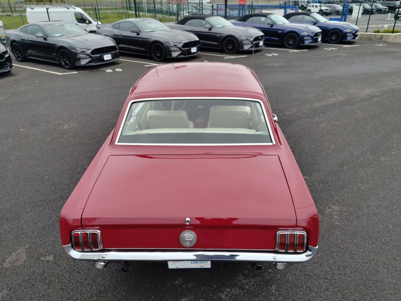 FORD MUSTANG COUPE code C intérieur Pony