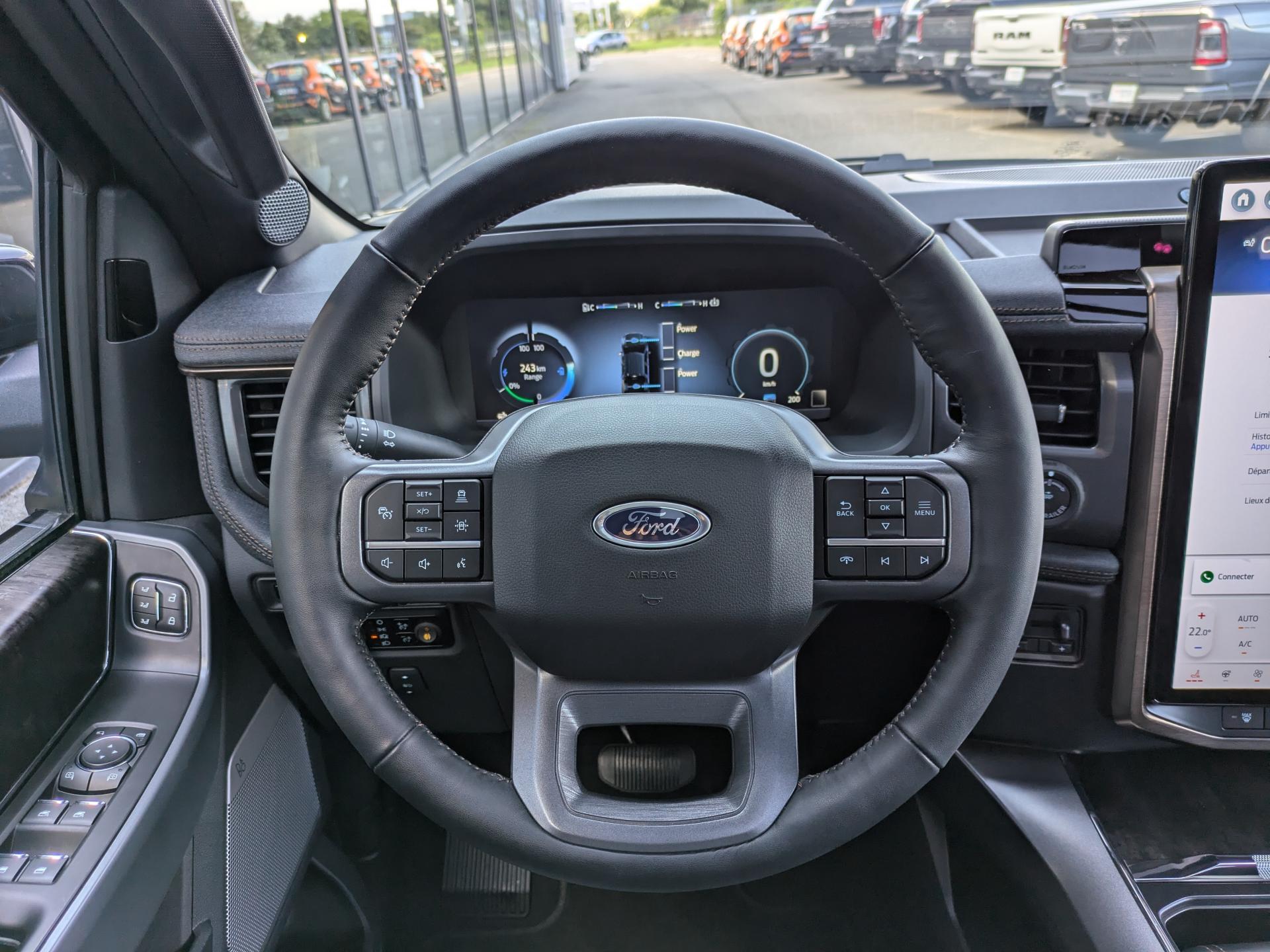 FORD F150 Lightning Lariat Extended-Range