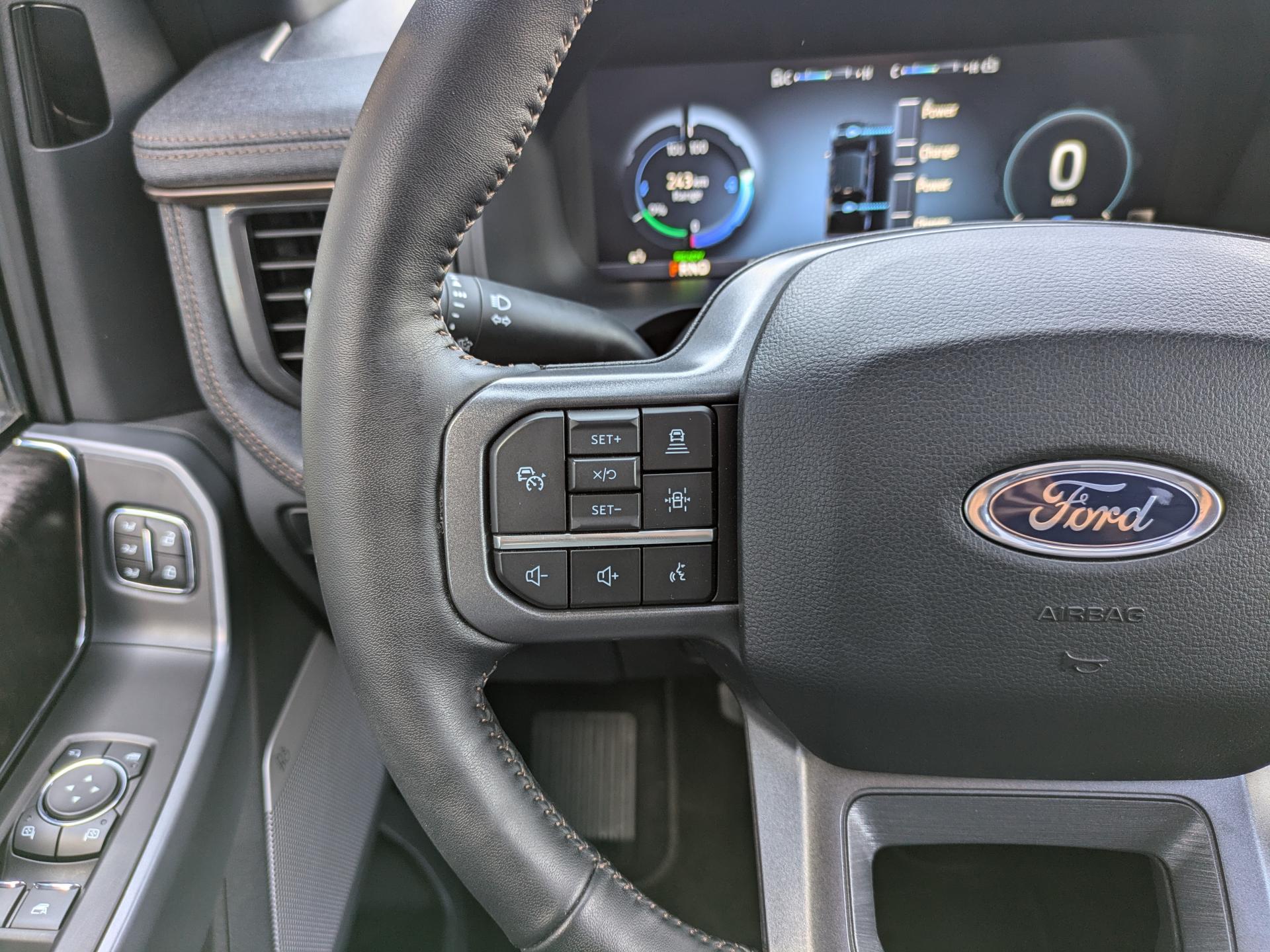 FORD F150 Lightning Lariat Extended-Range