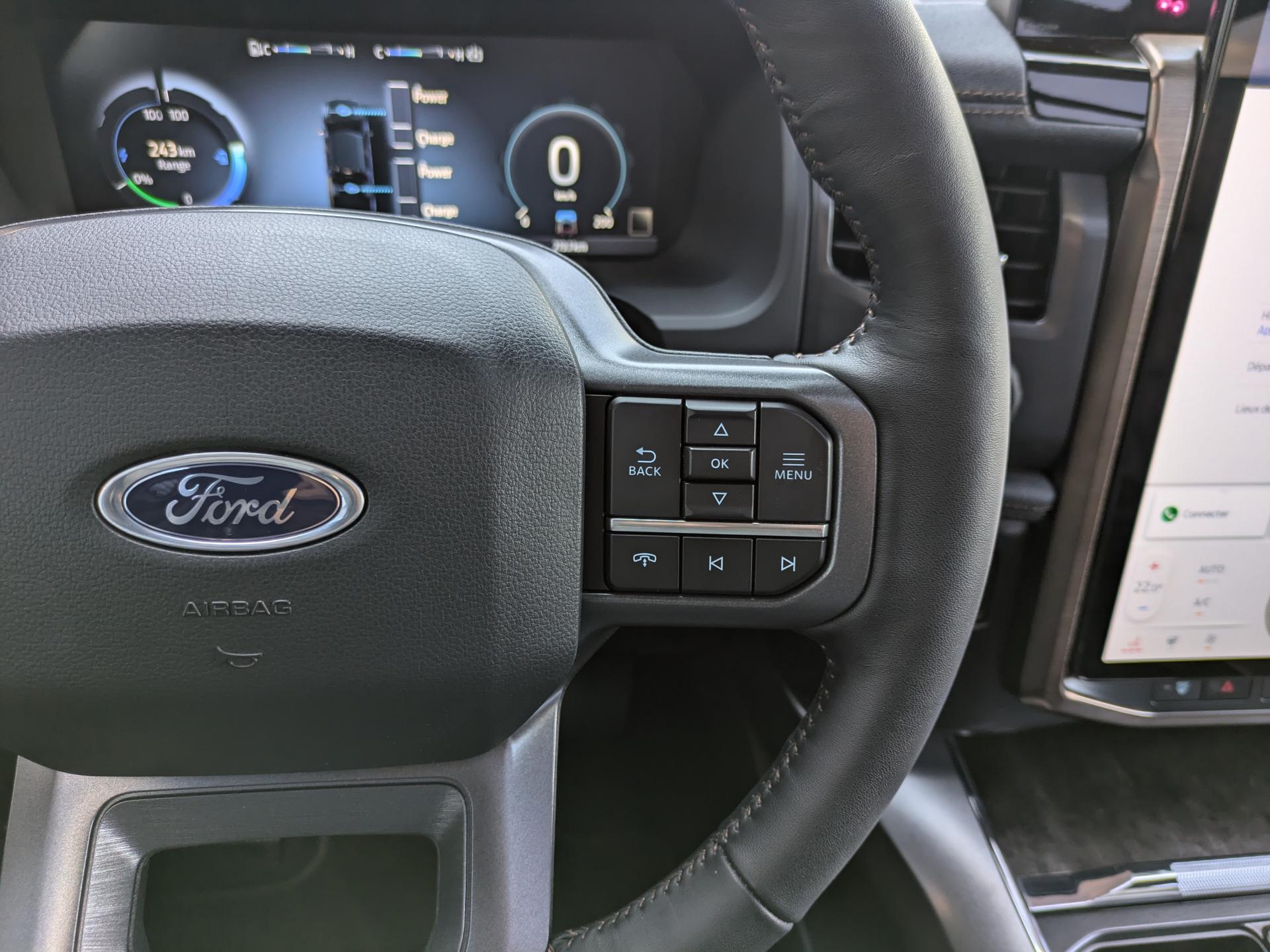 FORD F150 Lightning Lariat Extended-Range