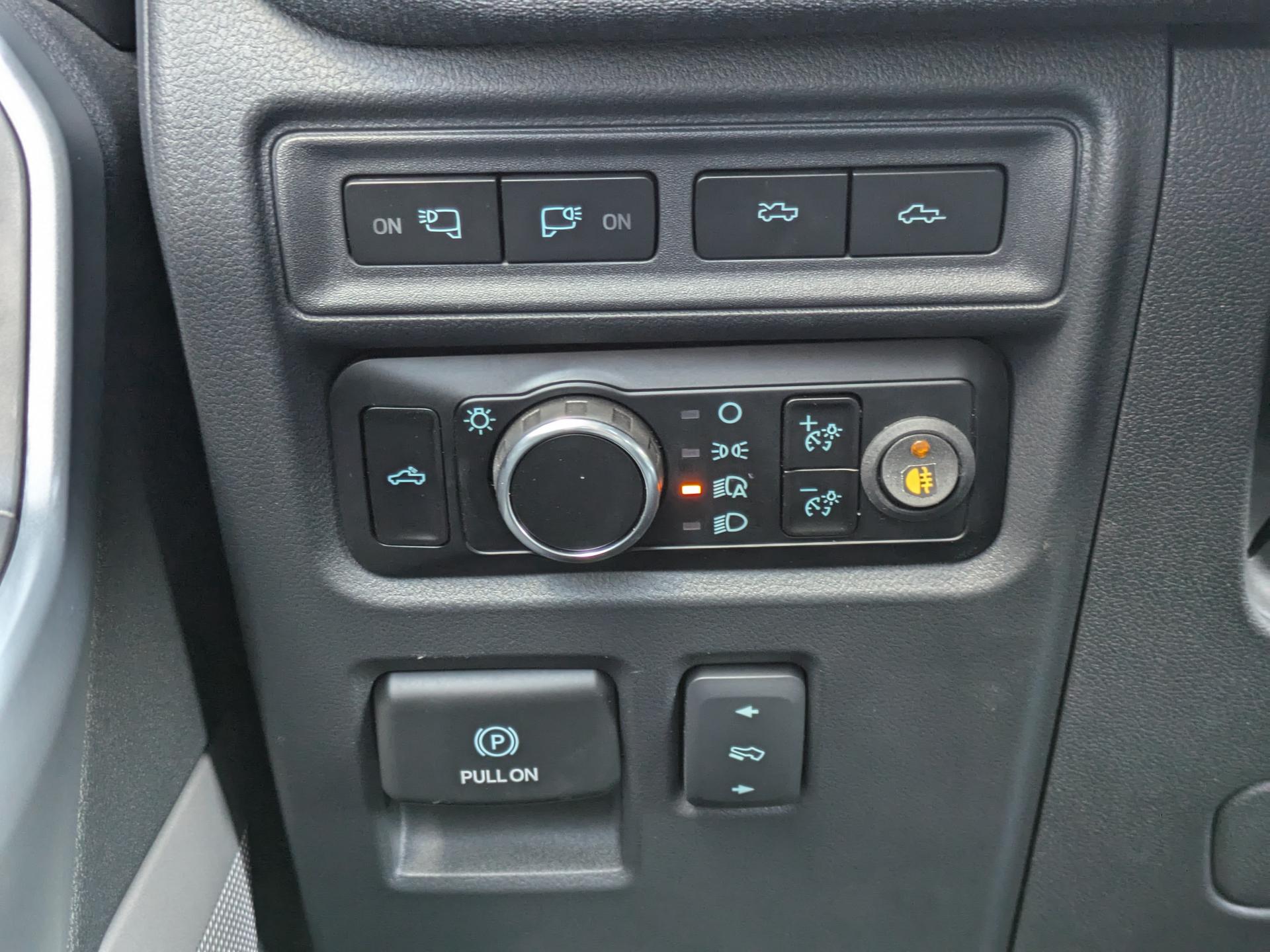 FORD F150 Lightning Lariat Extended-Range