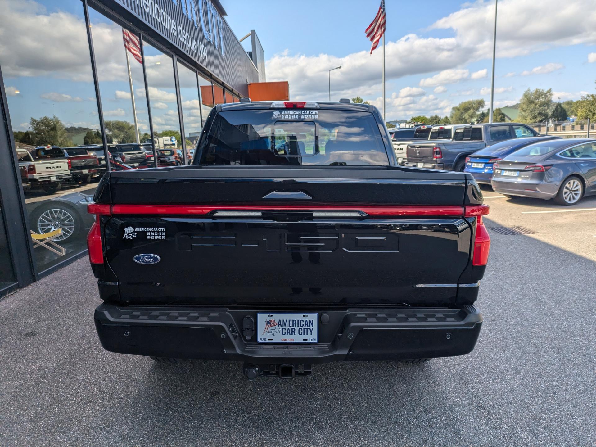 FORD F150 Lightning Lariat Extended-Range