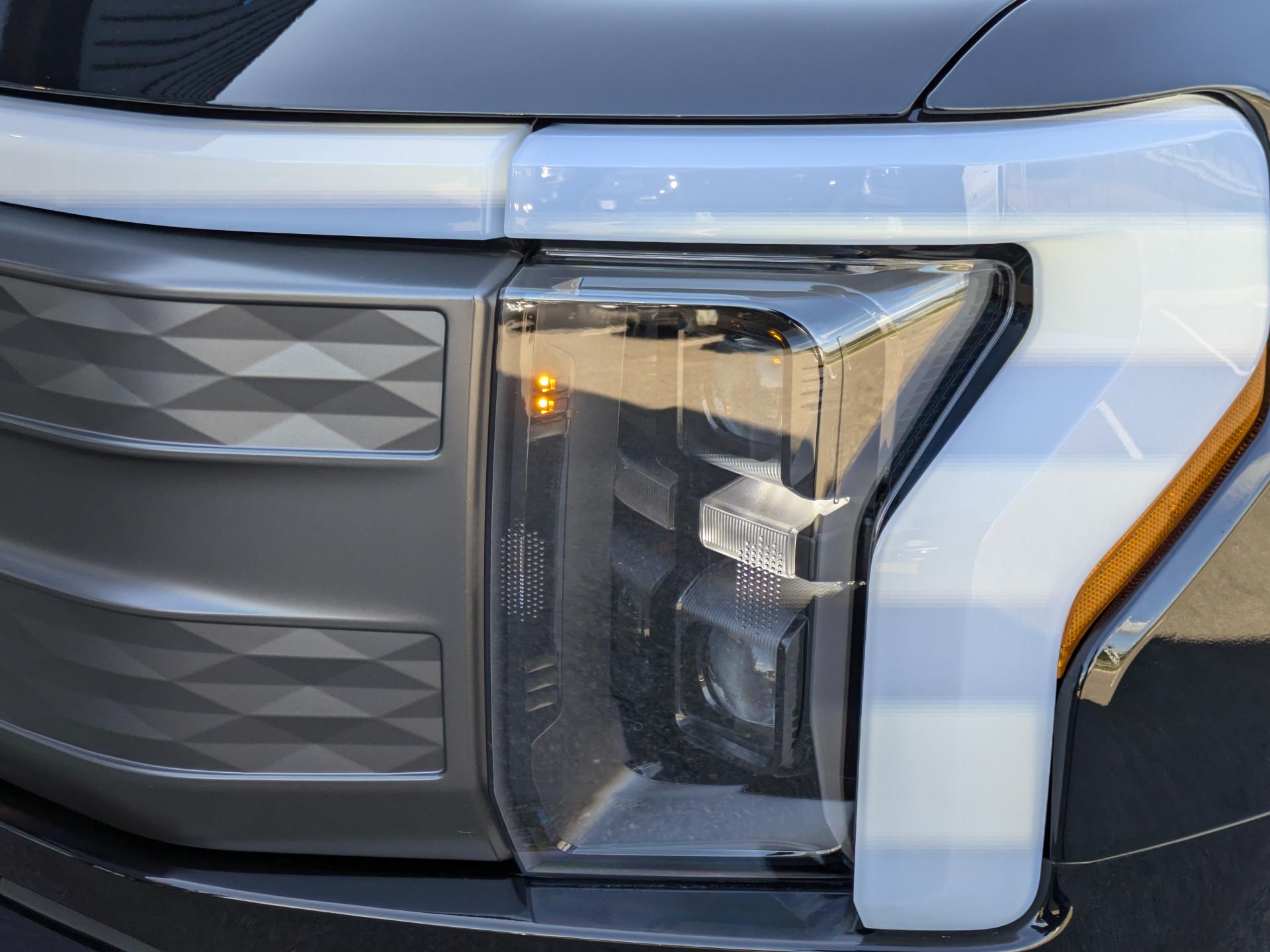 FORD F150 Lightning Lariat Extended-Range