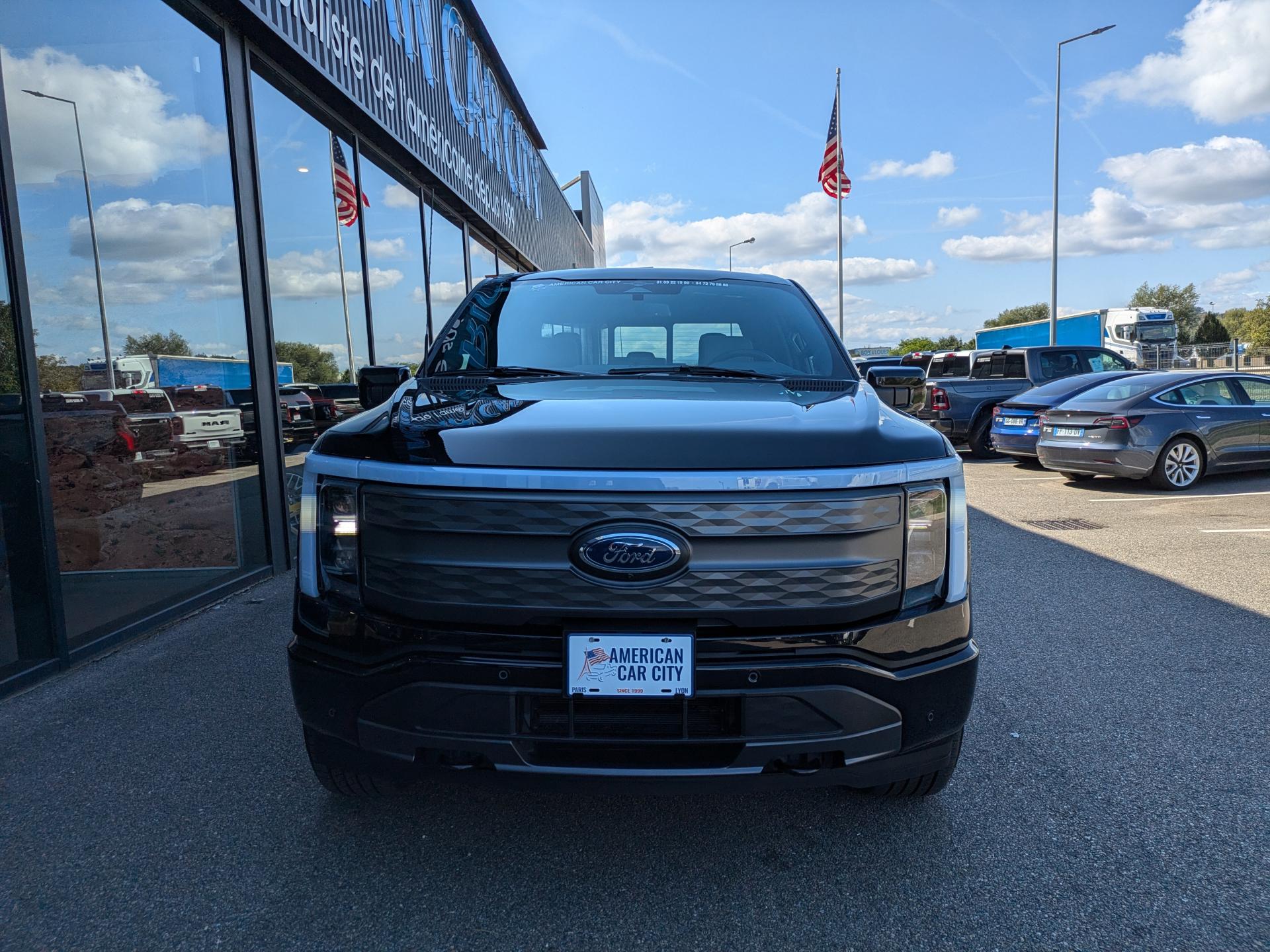 FORD F150 Lightning Lariat Extended-Range