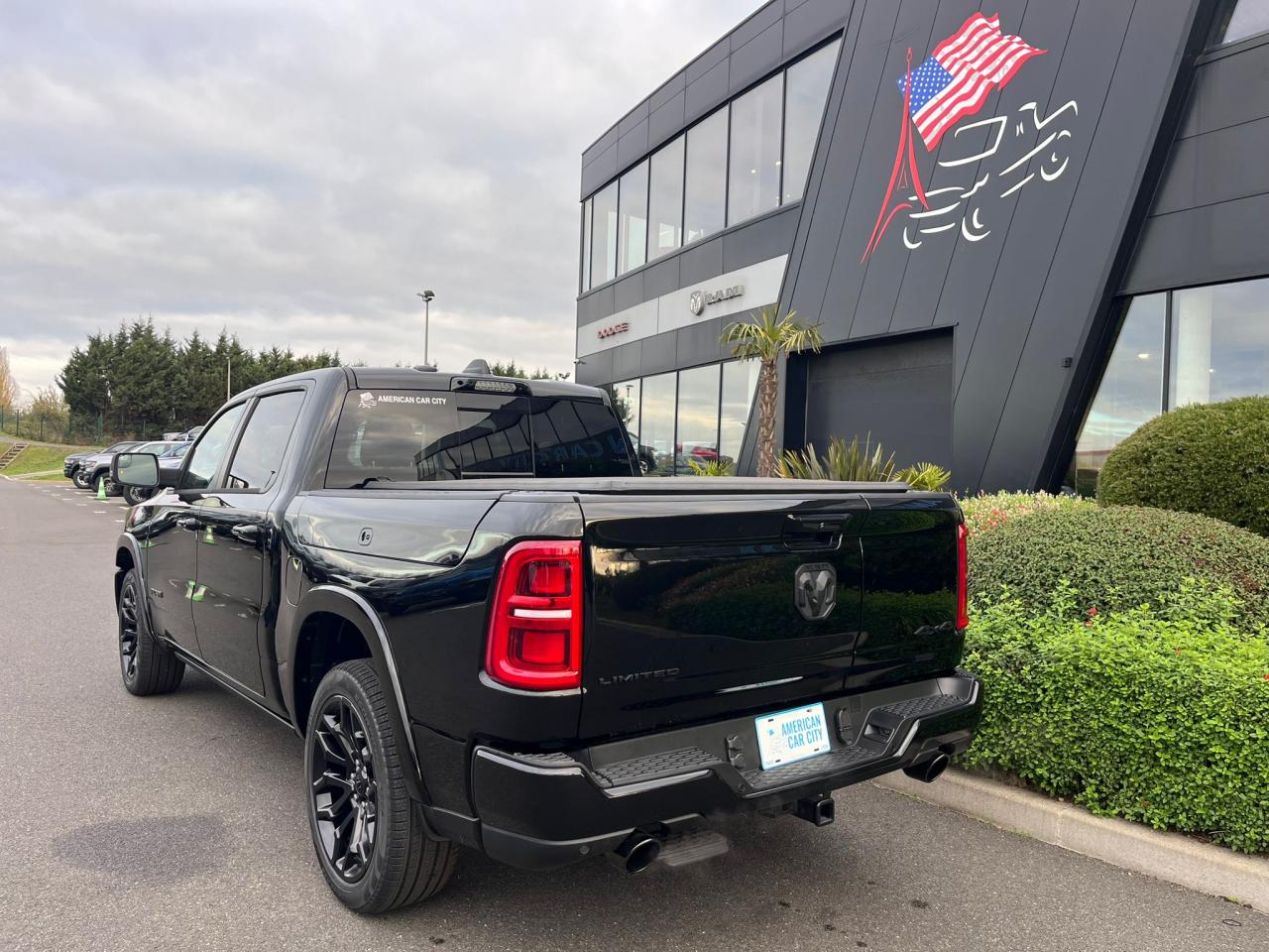 DODGE RAM 1500 CREW LIMITED NIGHT EDITION RAMBOX HAYON MULTI