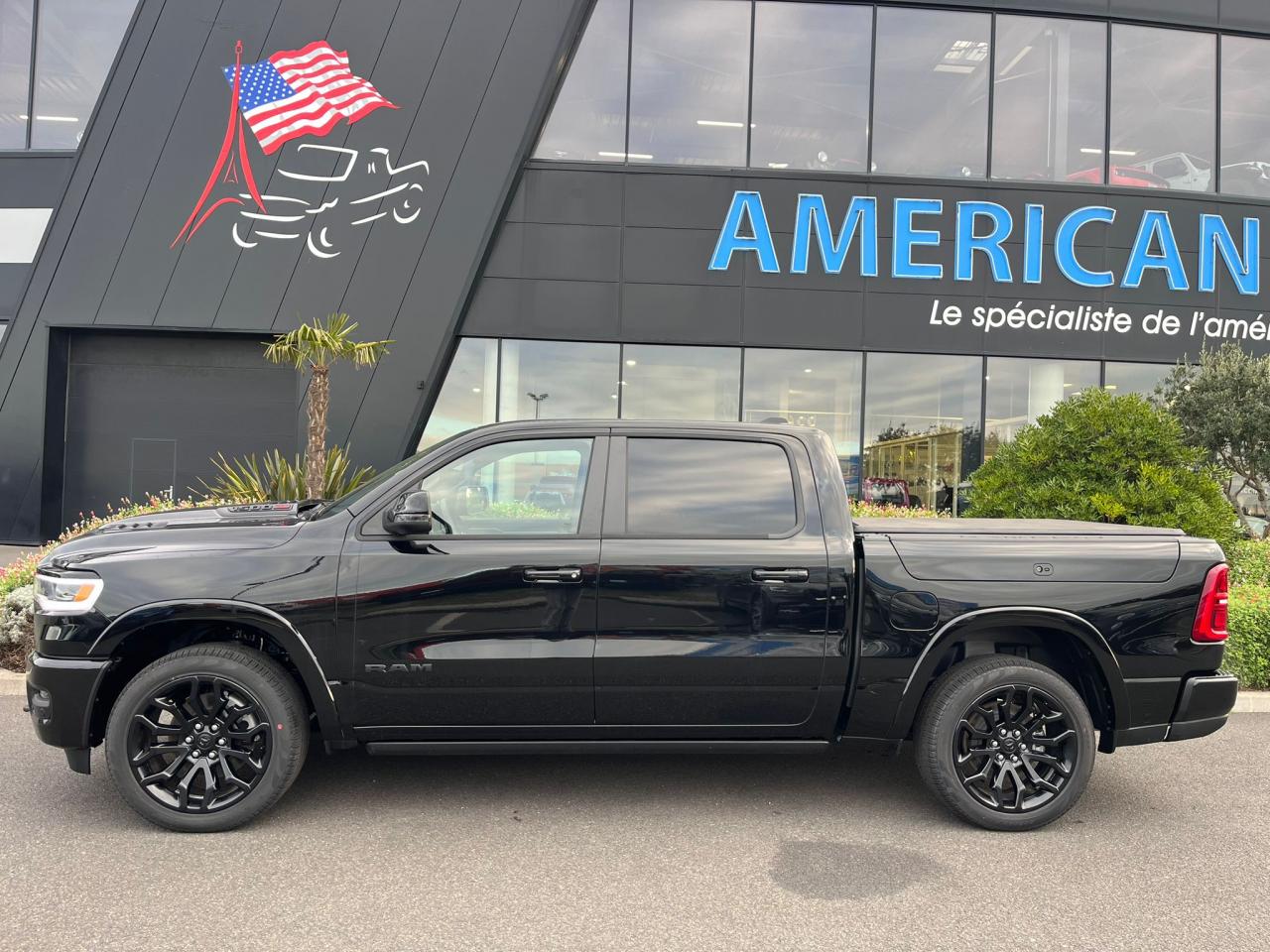 DODGE RAM 1500 CREW LIMITED NIGHT EDITION RAMBOX HAYON MULTI