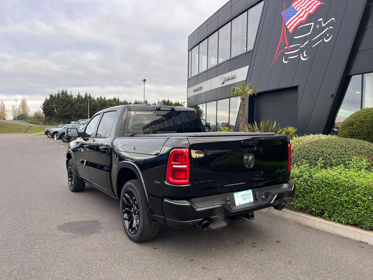 DODGE RAM 1500 CREW LIMITED NIGHT EDITION RAMBOX HAYON MULTI