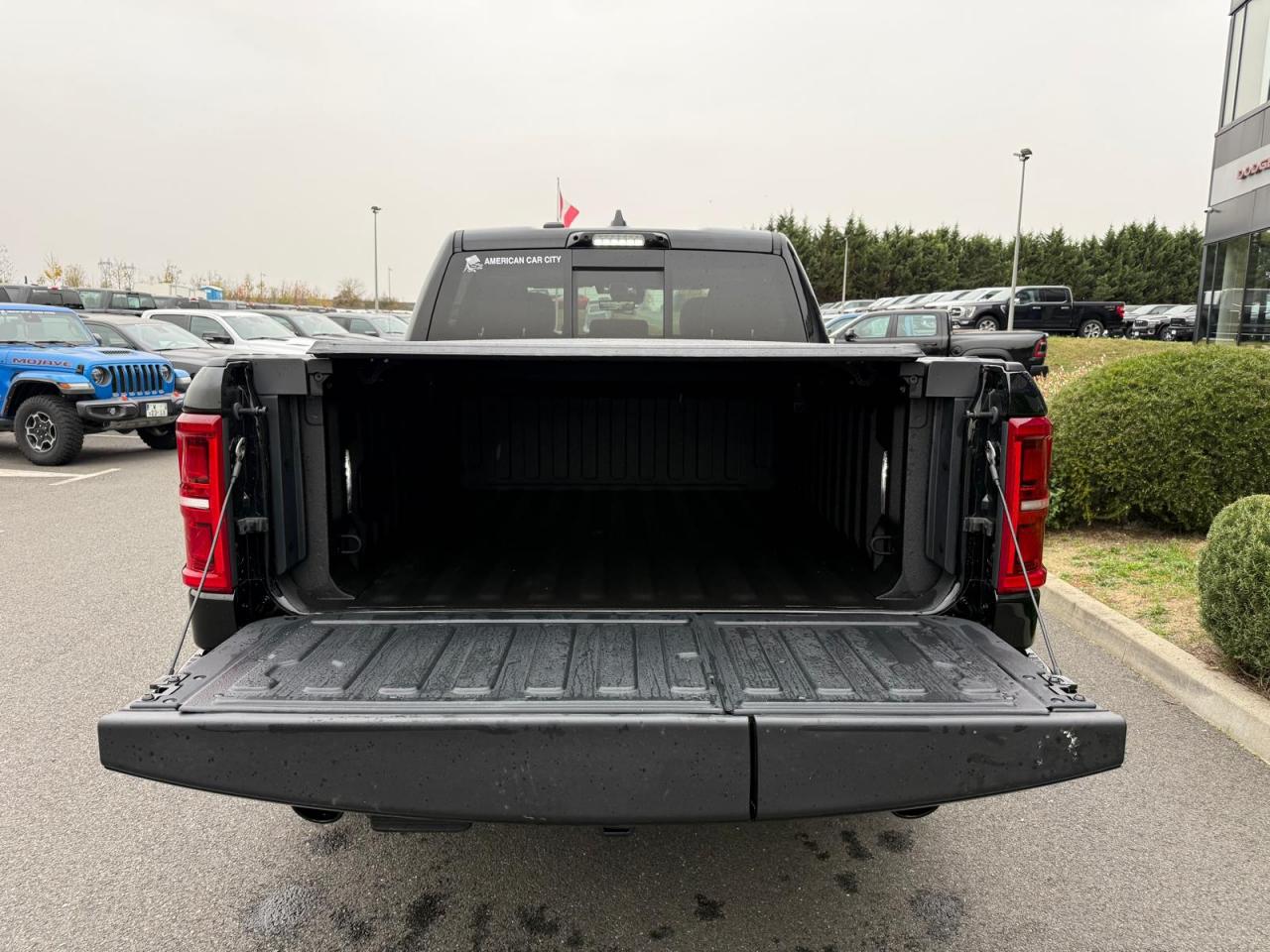 DODGE RAM 1500 CREW LIMITED NIGHT EDITION RAMBOX HAYON MULTI