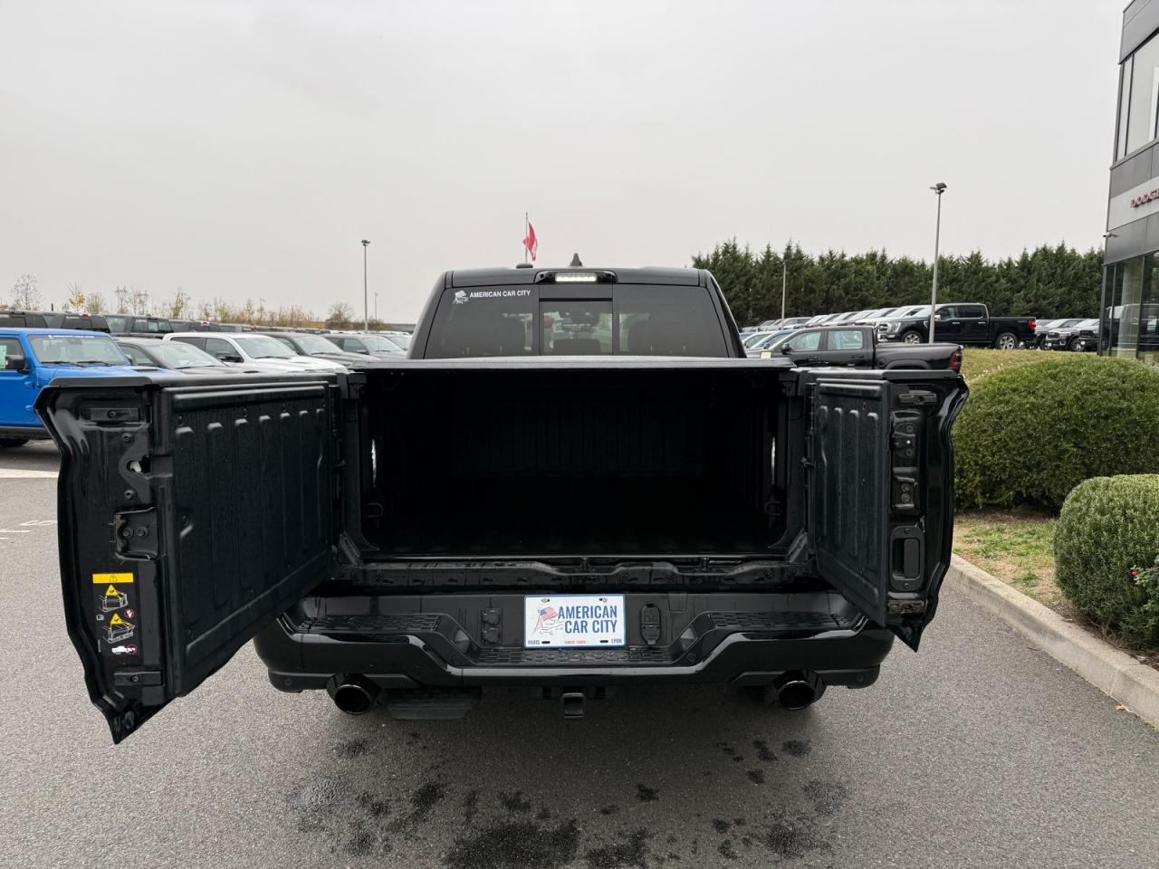 DODGE RAM 1500 CREW LIMITED NIGHT EDITION RAMBOX HAYON MULTI