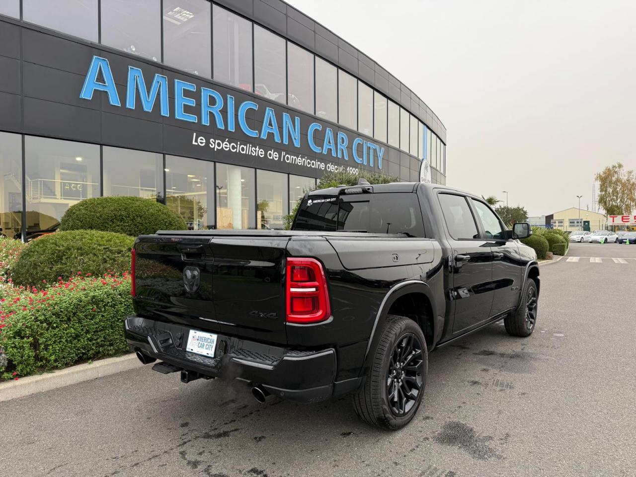 DODGE RAM 1500 CREW LIMITED NIGHT EDITION RAMBOX HAYON MULTI