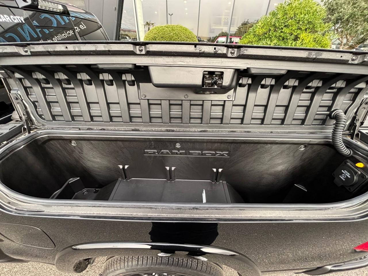 DODGE RAM 1500 CREW LIMITED NIGHT EDITION RAMBOX HAYON MULTI