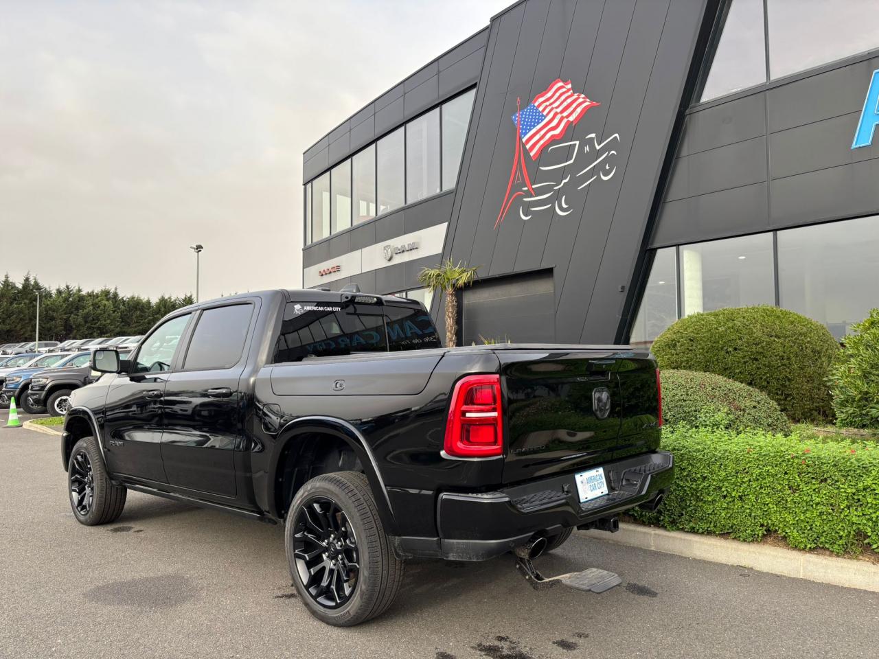 DODGE RAM 1500 CREW LIMITED NIGHT EDITION RAMBOX HAYON MULTI