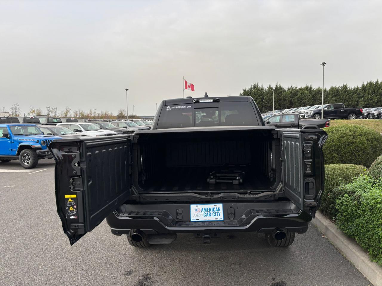 DODGE RAM 1500 CREW LIMITED NIGHT EDITION RAMBOX HAYON MULTI