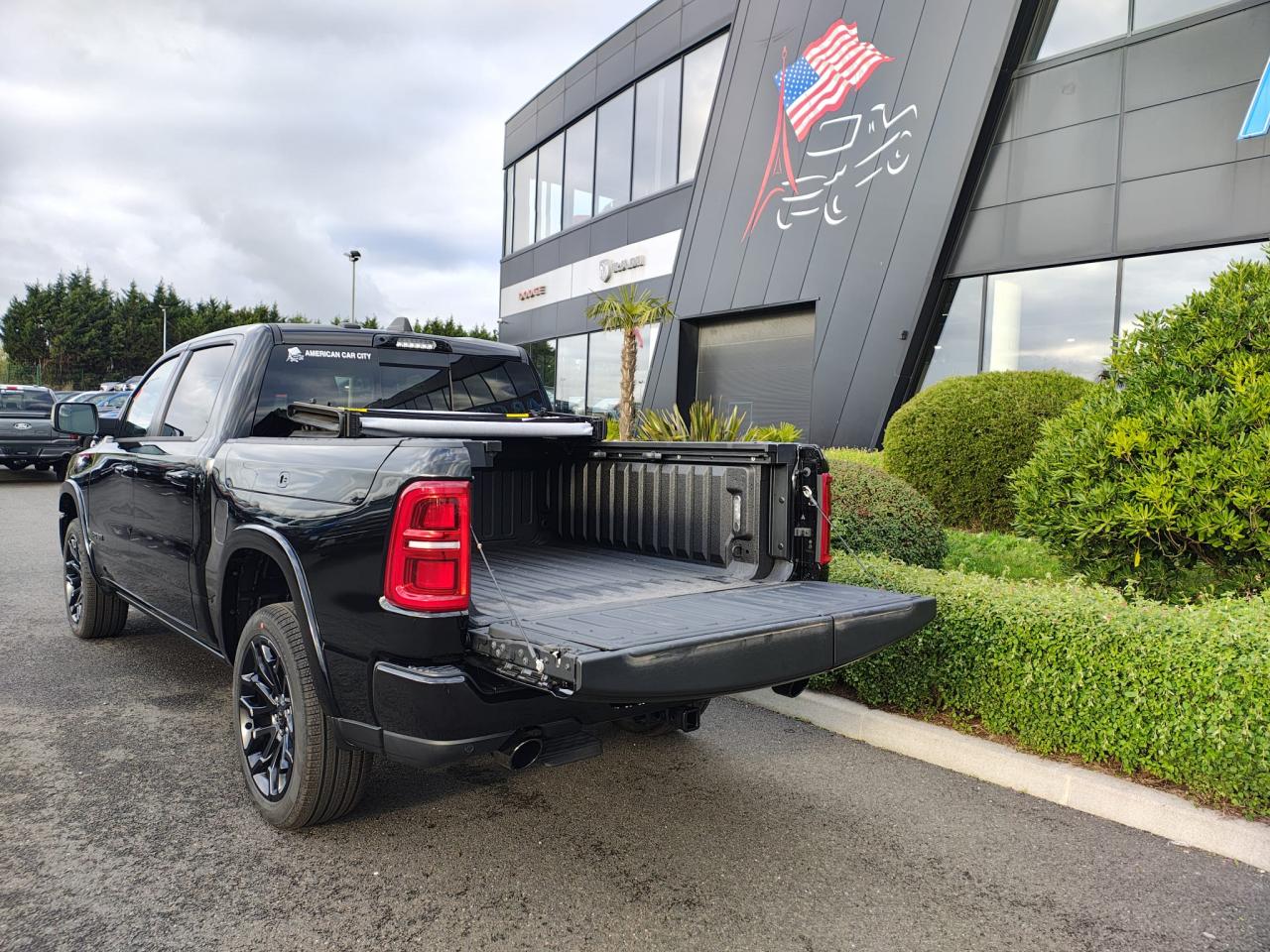 DODGE RAM 1500 CREW LIMITED NIGHT EDITION RAMBOX HAYON MULTI