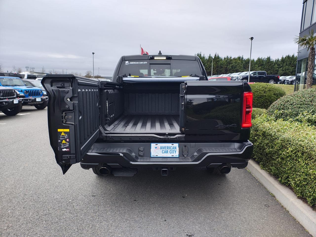 DODGE RAM 1500 CREW LIMITED NIGHT EDITION RAMBOX HAYON MULTI