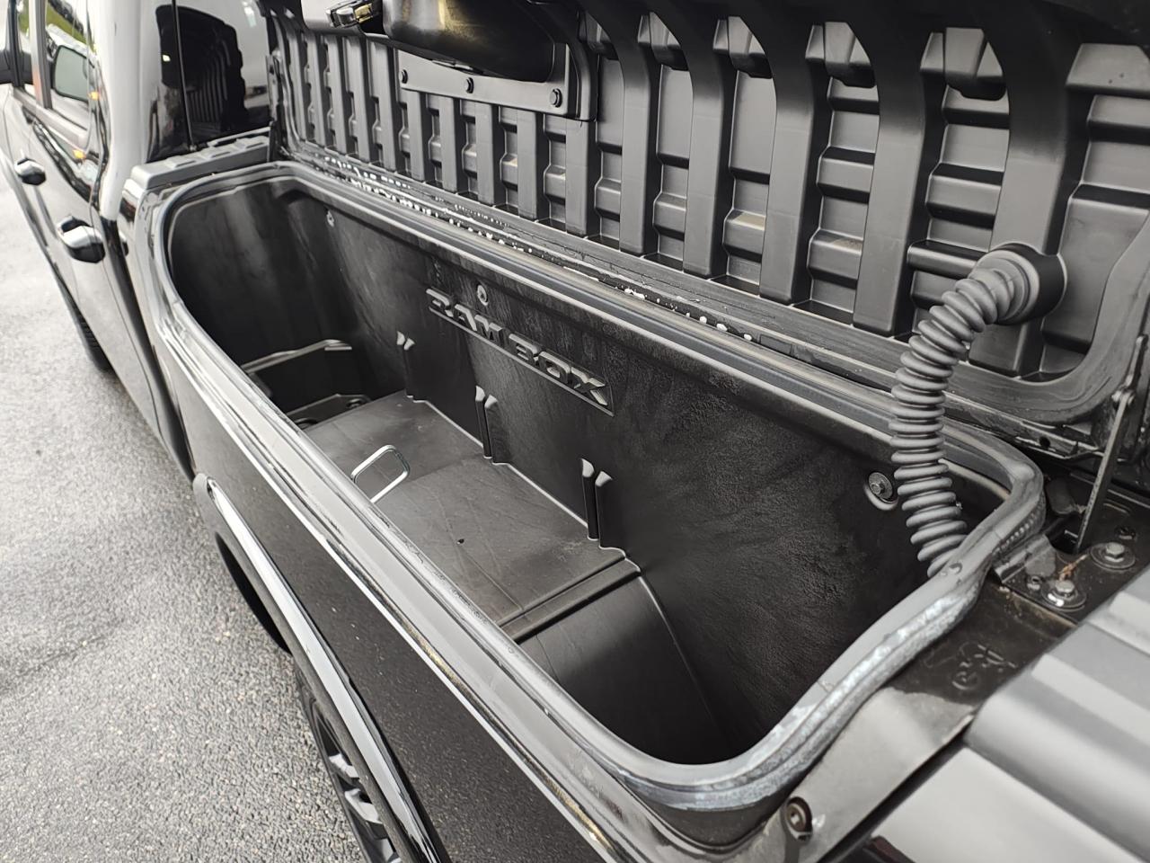 DODGE RAM 1500 CREW LIMITED NIGHT EDITION RAMBOX HAYON MULTI